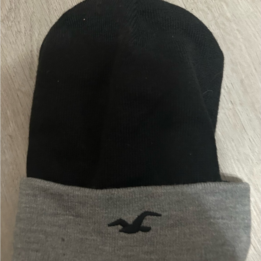 NWT Hollister Black and Gray Hat